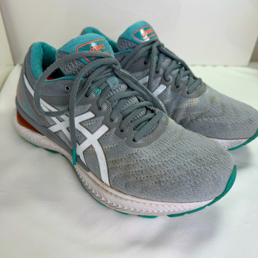 Asics Women’s Gel Nimbus 22 1012A587 Running Shoes Sneakers Size 7.5